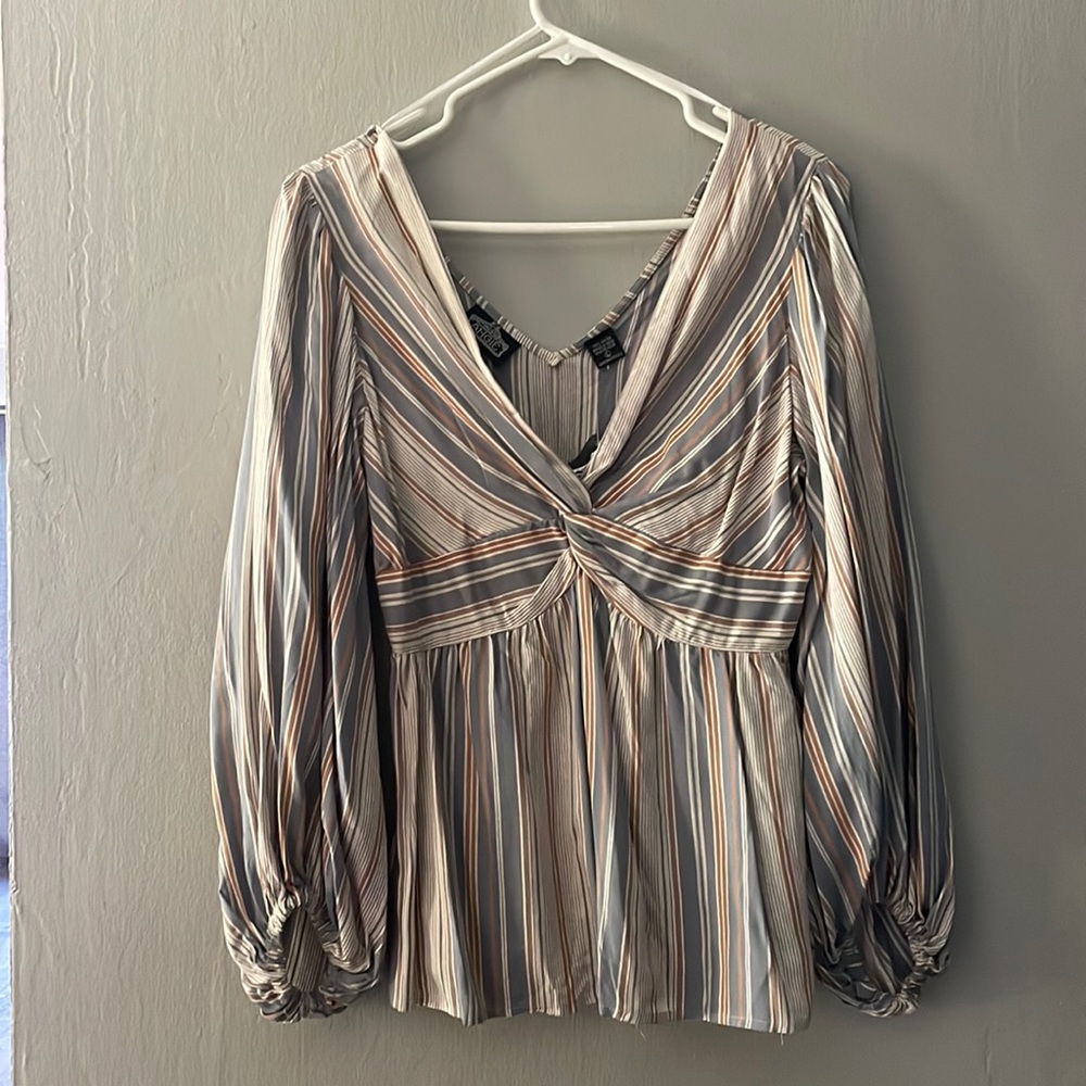 Cute boho blouse, new with tags.